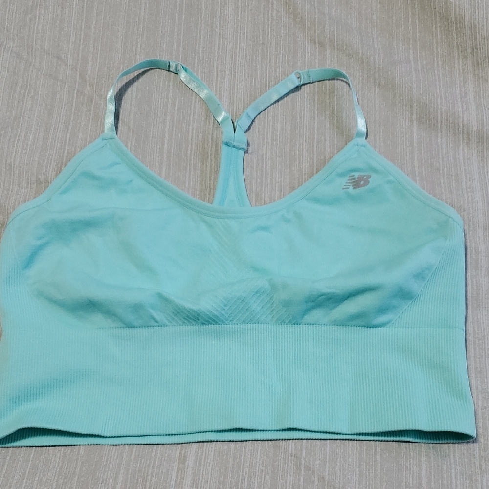 🌺 3 / $45 New Balance Aqua Sports Bra
